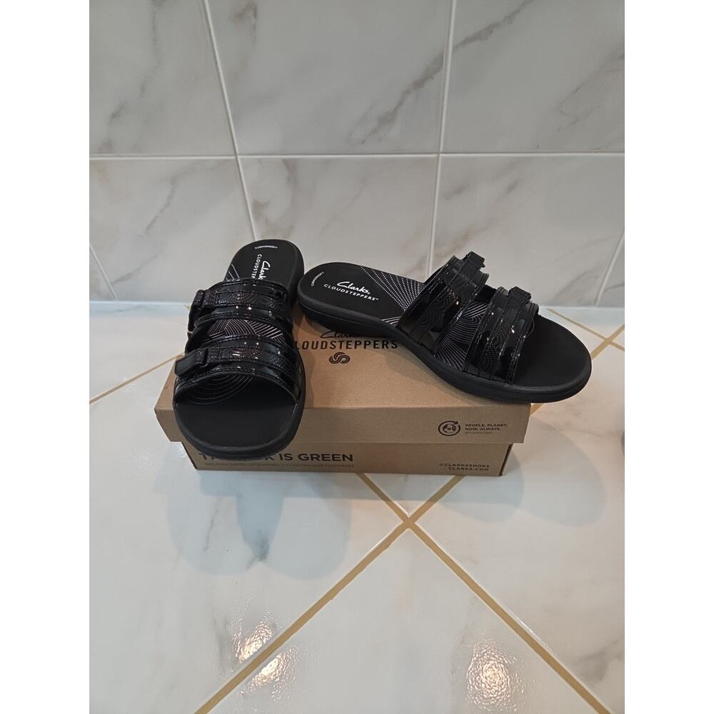 Clarks Breezey Eve Black 2-Strap Sandal Women's sizes US 7.0 - Picture 2 of 6